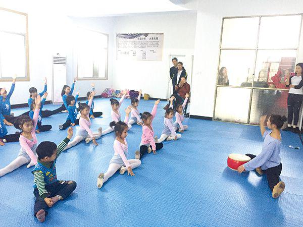 以下是舞蹈老师的座右铭