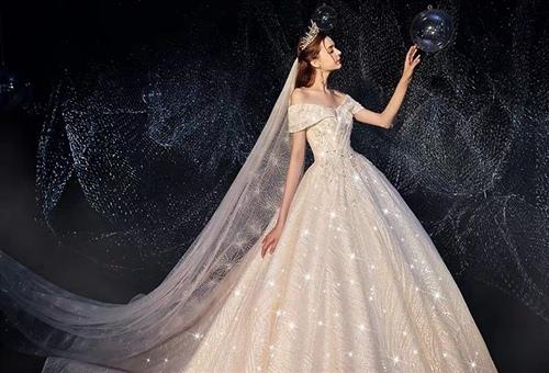 只有爱与幸福触手可及