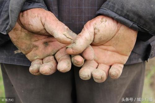 以下是表达不满的句子