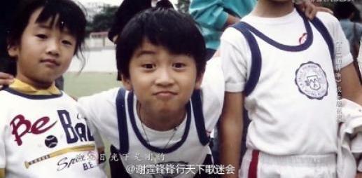 童年的乐趣就像明亮的星星提醒您