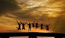 关于三个人友情的句子