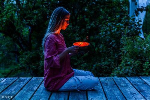 每个父亲总是把所有的希望寄托在儿子身上