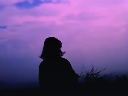 让我们看一下编辑器编辑的有关幸福时刻的句子