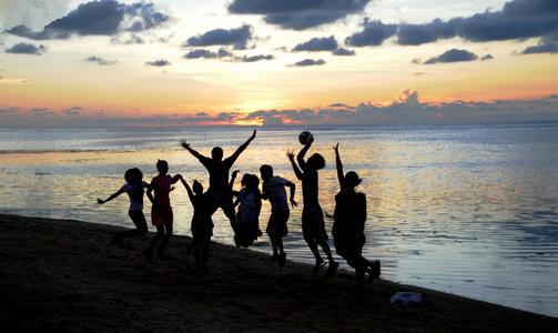 请享受编辑所组织的愉快而充实的句子