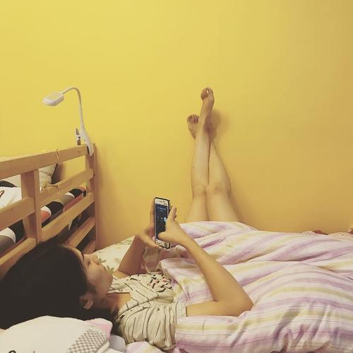 让我们看一下编辑器编写的有关快乐类的句子