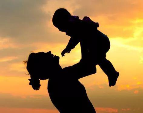 生育婴儿最快乐的事情是母亲