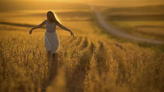 而是当我将我的心献给您时