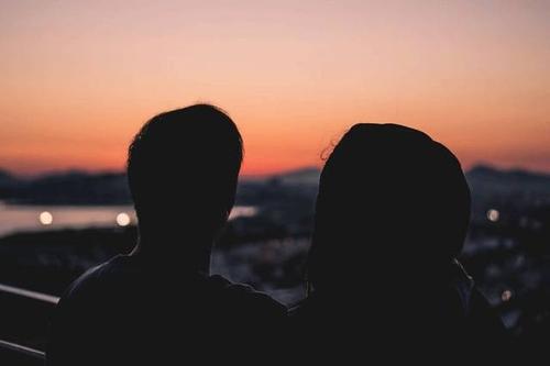 描述家庭和幸福的句子是什么