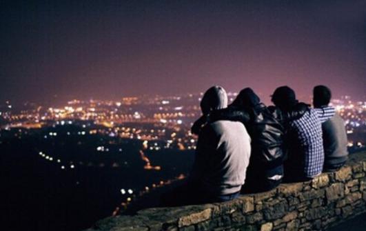 友谊是一条清澈的河流