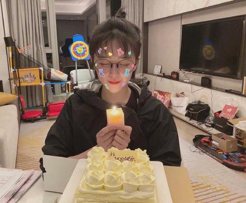 让我们看一下编辑器关于生日快乐的情感句子