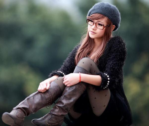 所有属于青春的鲜艳色彩都在黑白屏幕上上演