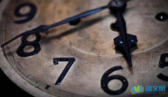 一段关于珍惜时间的美丽句子 只有那些珍惜时间的人才能过上美好的生活