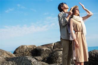 小编整理了一些关于对她感到满意的句子