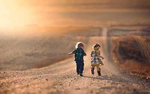 俗话说:“一生中很少认识自己