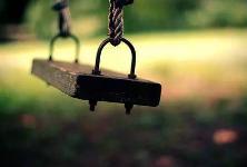 人们最害怕的是对曾经信任的人感到失望