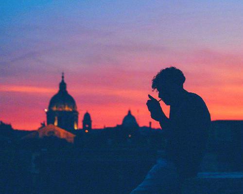 兄弟之间不应谈论