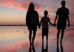 父母总是对孩子的学习成绩寄予厚望