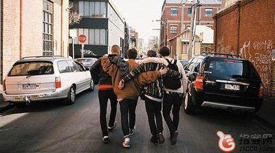 在风雨如磐的生活中