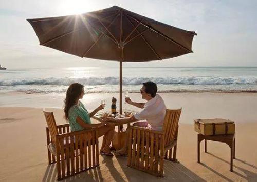 编辑已经整理了一些有关诗意的快乐农舍的句子