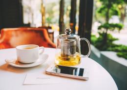 编辑编辑了一些有关孤独和不快乐的句子