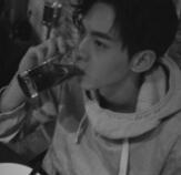 生活中最令人遗憾的事情是轻易放弃不该放弃的东西