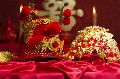 鞭炮声震撼了天空