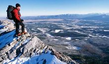 形容爬山的开心的句子