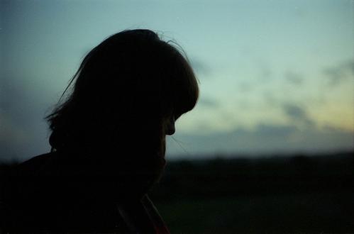 他总是成对地看到别人