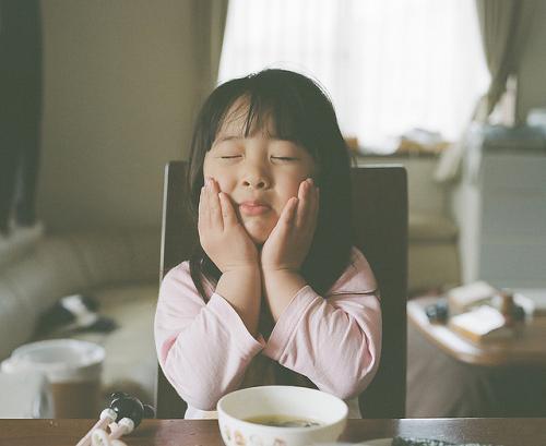 在你面前的生命之海的海滩是金色的手稿