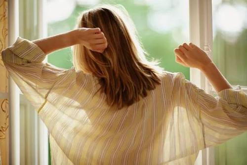 早睡早起会使人感觉良好