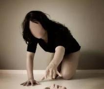 每个女孩总是谈论自己的女朋友