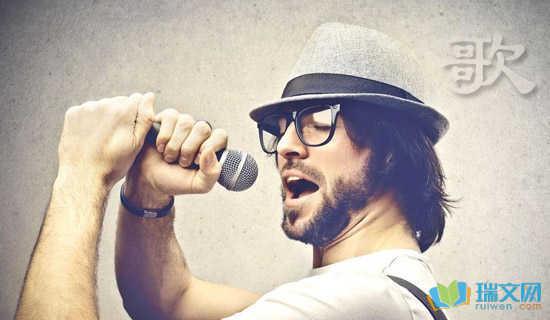 赞美年轻人的一句话 首先