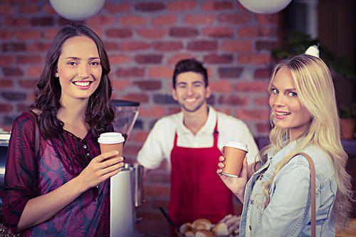 微笑使您看起来更加自信和迷人