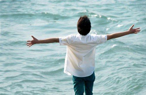 
相信一个人只要一秒钟看透一个人却要一辈子