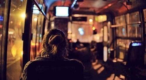 闷闷不乐的句子1