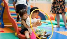 小孩子很开心的句子 小孩开心满足的句子