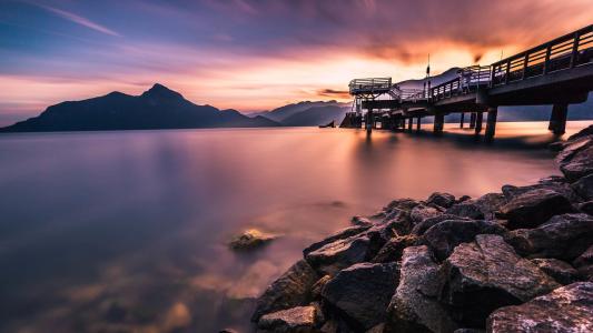 温馨家庭的寓言句1