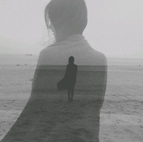 形容女人伤心痛苦的句子说说心情短语 2