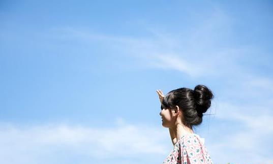 15.石头可以打碎，但不能结实；丹可以穿，但不能穿红色。 《陆氏春秋•诚信》