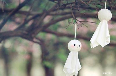 9.即使忘记了他的声音，忘记了他的微笑，忘记了他的脸，总会有一些人铭刻在他们的记忆中，但是当你想到他时，这种感觉永远不会改变。