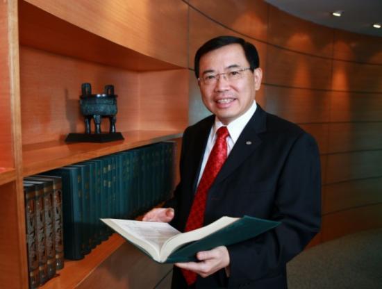 45.从某种意义上说，创新是反复试验。微观创新是小试错，大创新是大试错。没有人可以保证一项创新将是正确和成功的。因为在实践中会有无数的影响因素。人类社会通过不断的反复试验而进步。必须保持勇于创新和宽容的勇气。同时，有必要面对现实，勇于改进。