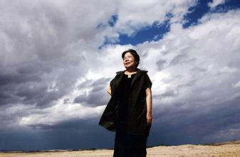 50.我真正期待的只是那一刻。我从来没有要求过。你给我你的生命。如果我可以在满是garden子花的山坡上遇见你,如果我可以深爱一次,然后再次离开,那么,在漫长的一生中,不仅如此,而且只有回首一瞬间。