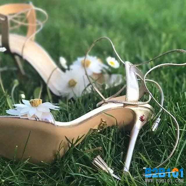 赞美鞋子的句子