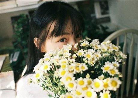 11.在五一劳动节之际，我谨向您致以诚挚的祈祷和祝福。衷心祝愿您和您的家人劳动节快乐！