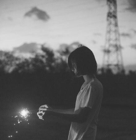 形容很伤心痛苦的句子 2