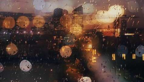 10.短暂的岁月之美无法比拟，就像爱情无法比拟。