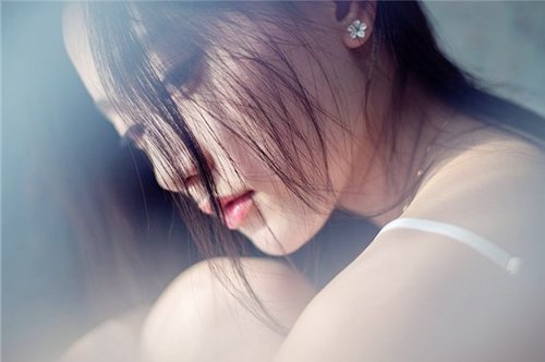 10.我不会喧noise或麻烦，不会接触或打扰，只是过着自己的生活，在我心中安静地生活。