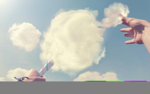 11.“阳光工程”为我们展示了多才多艺的舞台奠定了基础。家庭教育也使我们知道尊重和礼节。