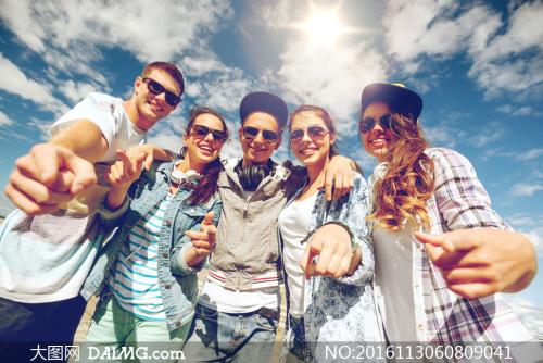 11.成功是一个长期的积累过程。在一夜之间成名并在瞬间变得致富可能是现实存在的，但是机会很小。如果您想真正地取得成功，则必须随时抓住机遇，从小事做起。命运从点滴开始，是日常生活的积累，小事情决定了伟大的成就。