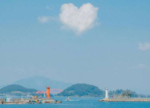 发朋友圈秀一家人的话 一家人温馨的说说句子 1